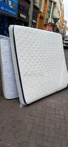 180x200cm King size mattress with top foam. Same day delivery available