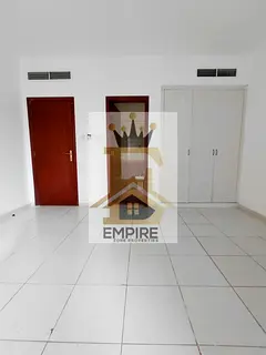 SPACIOUS BRIGHT APPARTMENT//MASTER ROOM NICE WARDROBE//WITH BALCONY// FAMILY BULIDING//FREE GYM &amp