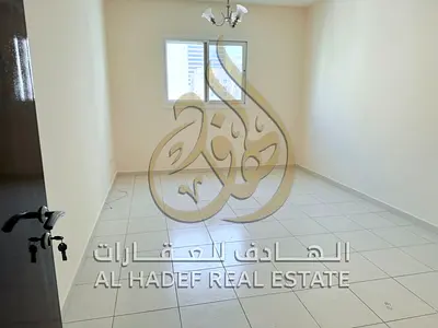 اجمل غرفة وصالة بالمجاز 3 بمساحة واسعة حمام واحد يوجد بلكونة باطلالة مفتوحة باركينك مجاني