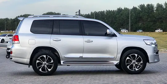 صورة 10 لـ 2018 Toyota LAND CRUISER