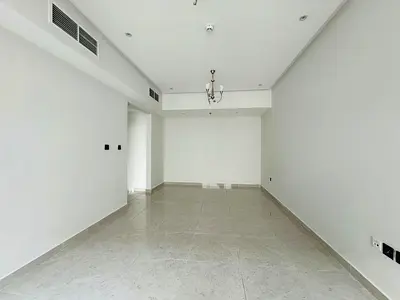 شقة بغرفة نوم واحدة | كاي 7 دبي لاند | الوصول إلى الشرفة والمسبح