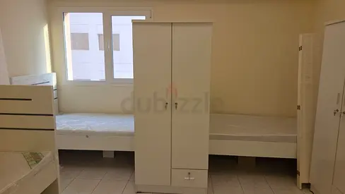 Bed space available for executive Girls in MANKHOOL, Burjuman Metro Exit 3. Behind burjuman Mall.