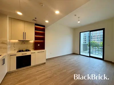 Low Floor | Appliances Included | Up to 12 Cheques