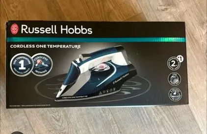 Russell Hobbs Cordless One Temperature Iron