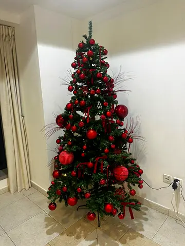 7ft Christmas Tree – Fully Decorated