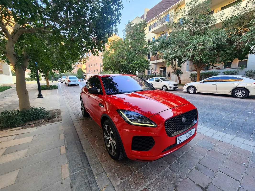 Jaguar E-Pace 2018 — photo 1 of 16