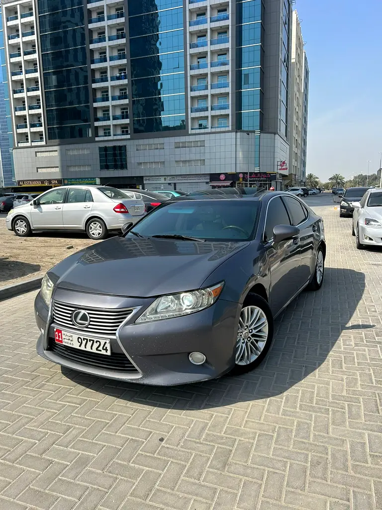 Lexus ES-Series 2013 — photo 1 of 7