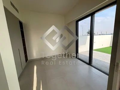 Prime Corner Unit | Single Row | Vacant Now