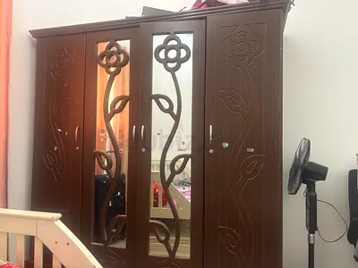 4door cupboard