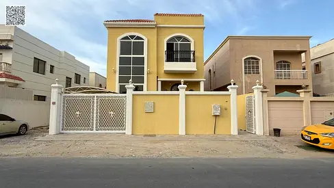 A great opportunity to buy a villa in excellent condition at a very attractive price, including water, electricity, and air conditioning. The villa is