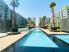 Studio for 12 cheques available in lawnz by Danube comunity with packs of amenities on high floor