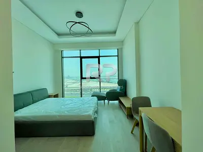 استوديو مفروش | كريك فيوز من عزيزي | نظرة على البرج والمسبح