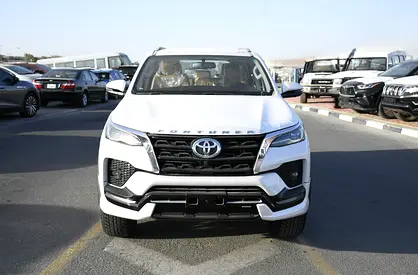 Toyota Fortuner SR5 4.0L Petrol Full Option - GCC Specs - Brand New!