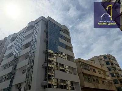 لبيع بناية بمنطقة الطرفة اماراة الشارقة بدخل 10%