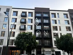 Elegant | Urban Island | Bright Interior