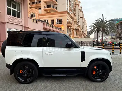 Defender 90 P400 HSE 2024