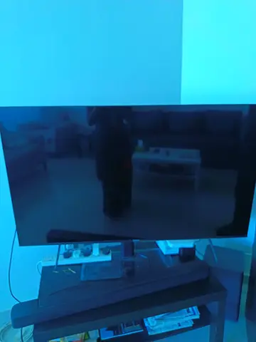 Hisense U6 series smart TV 2 year old good working condition