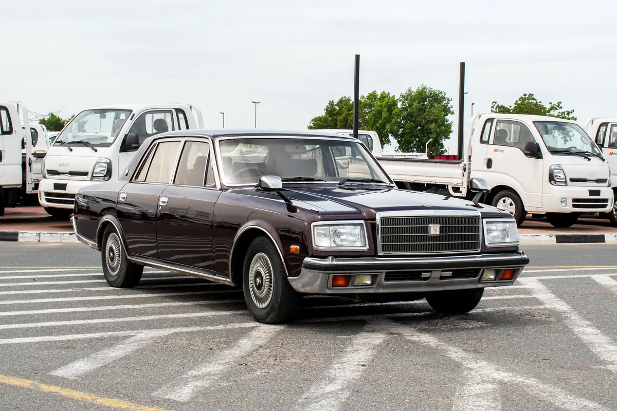Toyota Century 1989 — photo 1 of 18