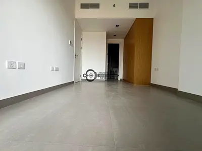 شقة جديدة بالكامل بغرفة نوم واحدة للإيجار في الممشى