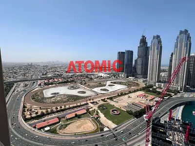 غرفتي نوم في الطابق العلوي | تشرشل ريزيدنس | إطلالات على القناة والمدينة