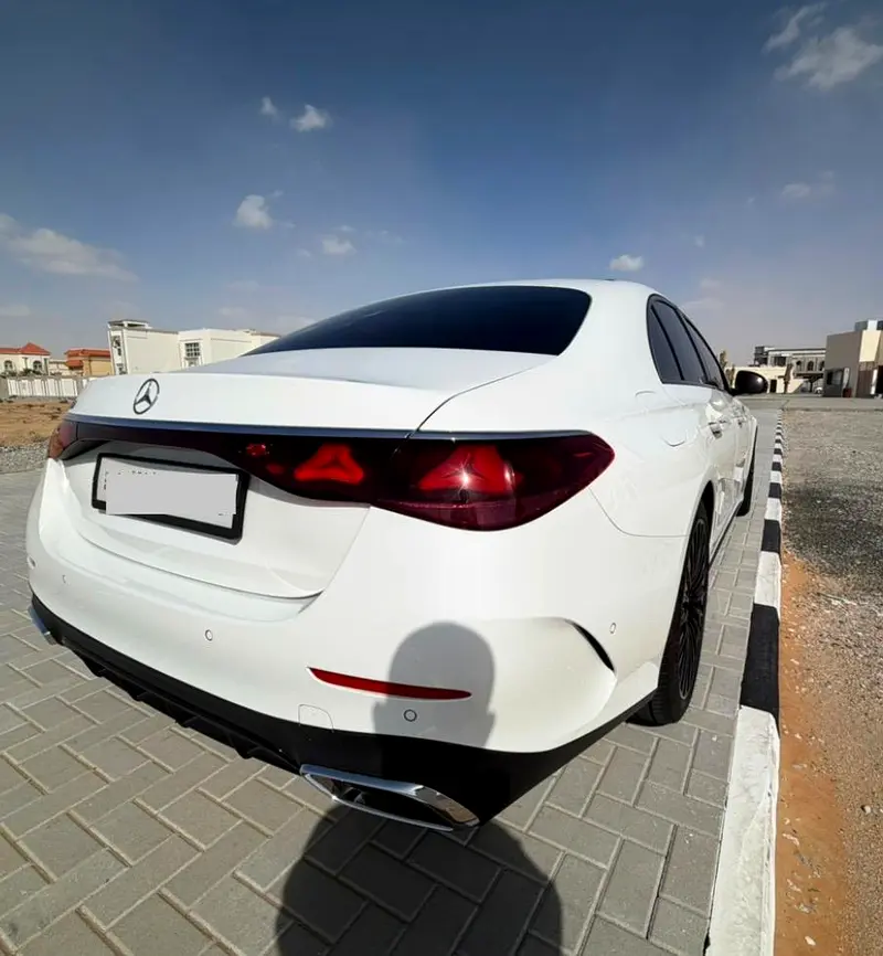 Mercedes-Benz E-Class 2024 — photo 1 of 15