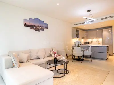 Bright and Modern 1-Bedroom with Hartland Views
