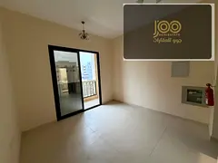 Spacious studio, separate kitchen, central AC