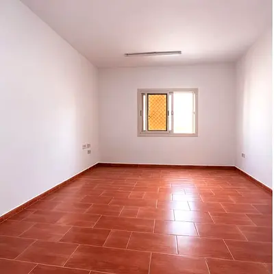 لوكيشن مميز بمساحه واسعه واقل سعر غرفتين وصاله بالنباعه .