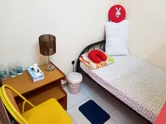 Partition room, Indian executive bechlour only