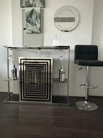 Modern stylish Bar Table with Stools
