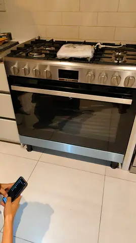 Bosch brand 5 burner gas cooker 90by60