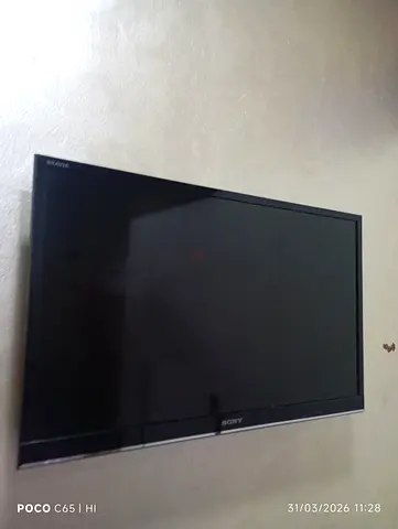 Sony tv Bravia LCD TV (around 2010–2015) Size: roughly 32–40 inches