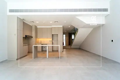 Large Plot | Ready To Move In | Single Row
