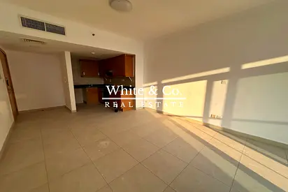 Vacant Studio |Next to Metro |Unfurnished