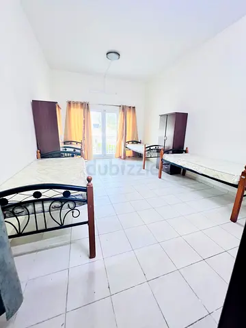 Near Metro Prime Location Bed Space for Rent