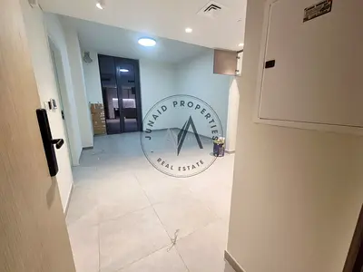 WITH BALCONY//-SPACIOUS APPRTMENT//-AMAZING VIEW-/-REASY TO MOVE//-