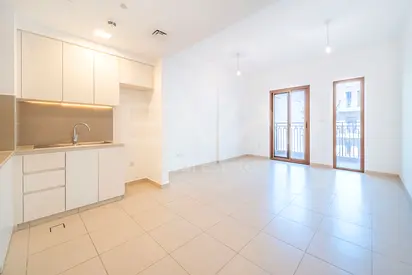 UNFURNISHED | COMMUNITY VIEW | TENANTED