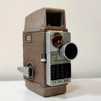 Vintage Bell  Howell 624 EE Autoset 8mm Movie Camera - working