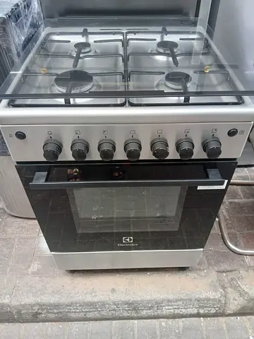 Electrolux 4 burner full gas cooker size 60cm
