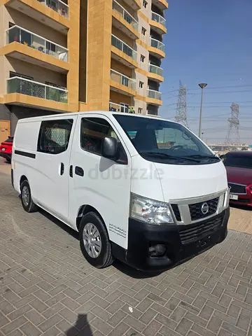 Nissan urvan 5 seater + van very clean