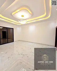 5 master bedrooms, large living room and majlis, spacious kitchen, 7 bathrooms, super deluxe finishi