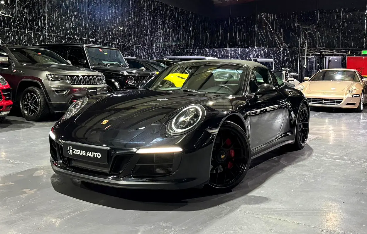 Porsche 911 2019 — photo 1 of 20