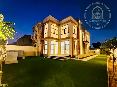 🌿 فيلا جديدة كلياً بخمس غرف نوم | حديقة واسعة | بالقرب من المسجد | ١٢ دفعة | القوز 🔥