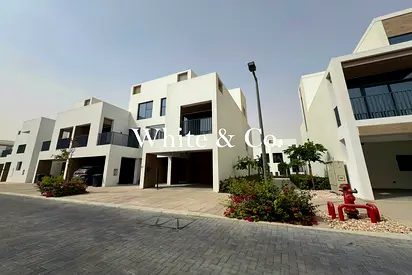 4 Beds | Wadi River Backing | Available