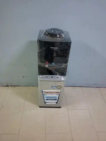 Top load water dispenser