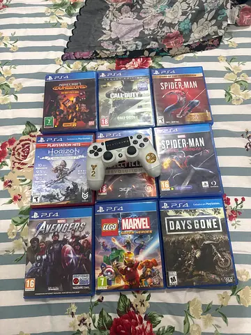 PS4 with games and destiny 2 controller with the original box