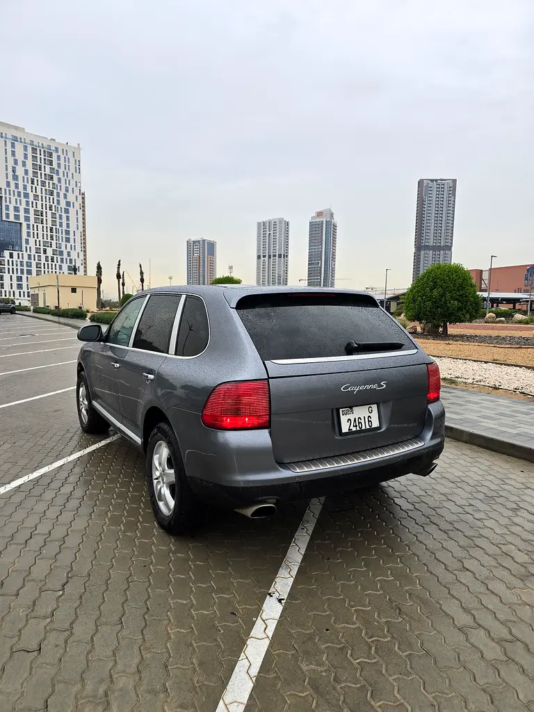 Porsche Cayenne 2004 — photo 1 of 12