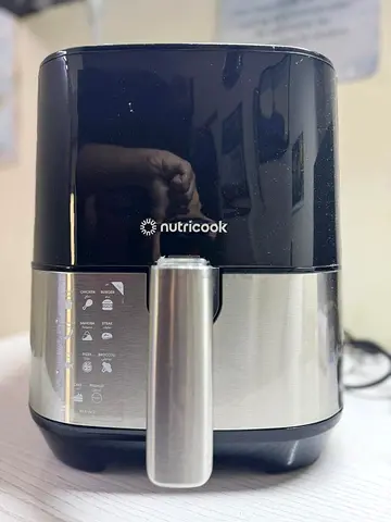 Nutricoock Air Fryer New