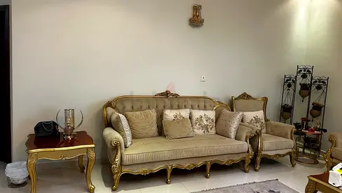 أثاث مجلس فاخر للبيع – بحالة ممتازة