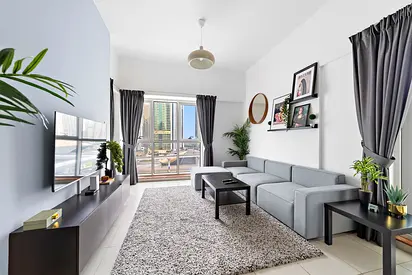 Stunning 1BR APT w/ Gym & Pool in Dubai Marina | Furnished | Flexible term